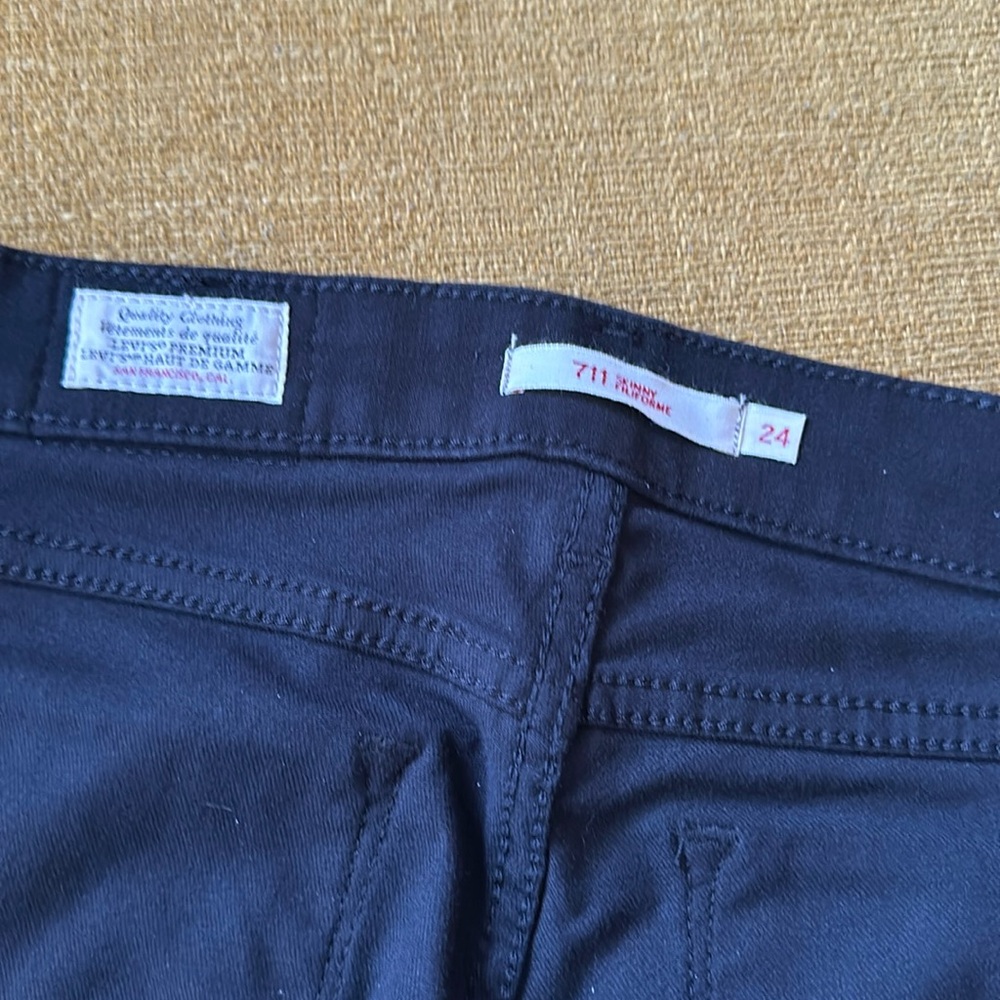 BNWOT Levi’s 721 Highrise Skinny Jeans, W24L39